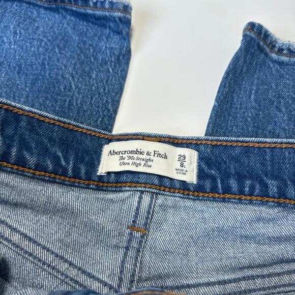 Abercrombie & Fitch 90's Straight Ultra High Rise Jean - Picture 4 of 5